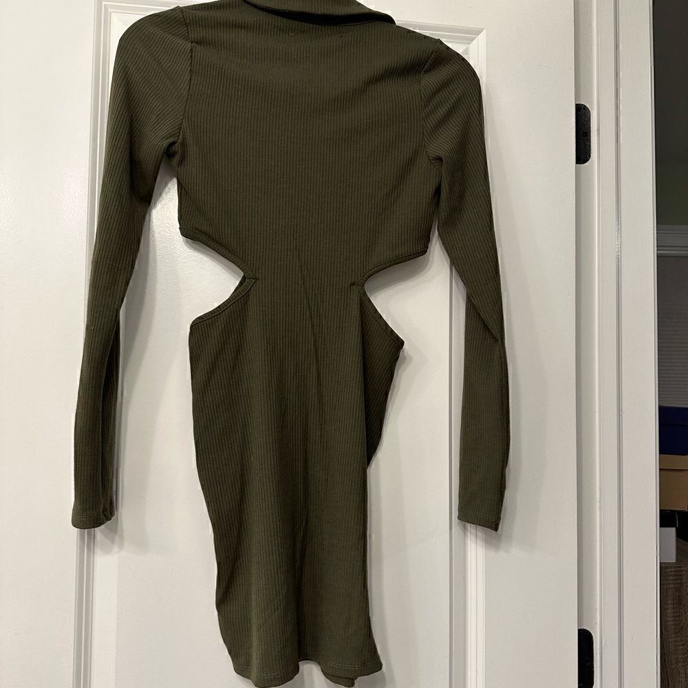 UO Ribbed Cutout Dress - Picture 6 of 6
